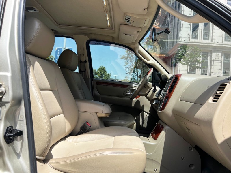 Ford/福特  Escape 2005 Ford Escape 2.3 福特 僅跑20萬 內裝超漂亮 車況超讚 全新輪胎 代步車 休旅車 SUV | 新北市汽車商業同業公會｜TACA優良車商聯盟｜中古、二手車買車賣車公會認證保固