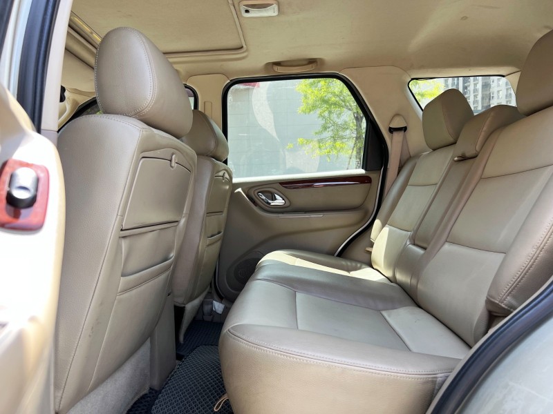 Ford/福特  Escape 2005 Ford Escape 2.3 福特 僅跑20萬 內裝超漂亮 車況超讚 全新輪胎 代步車 休旅車 SUV | 新北市汽車商業同業公會｜TACA優良車商聯盟｜中古、二手車買車賣車公會認證保固
