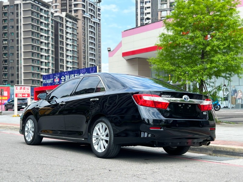 Toyota  Camry 《便宜實惠釋出》2015 Toyota Camry Hybrid-G 里程約22萬 原廠保養 車況超讚 豐田 冠美麗 | 新北市汽車商業同業公會｜TACA優良車商聯盟｜中古、二手車買車賣車公會認證保固
