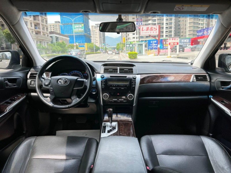 Toyota  Camry 《便宜實惠釋出》2015 Toyota Camry Hybrid-G 里程約22萬 原廠保養 車況超讚 豐田 冠美麗 | 新北市汽車商業同業公會｜TACA優良車商聯盟｜中古、二手車買車賣車公會認證保固