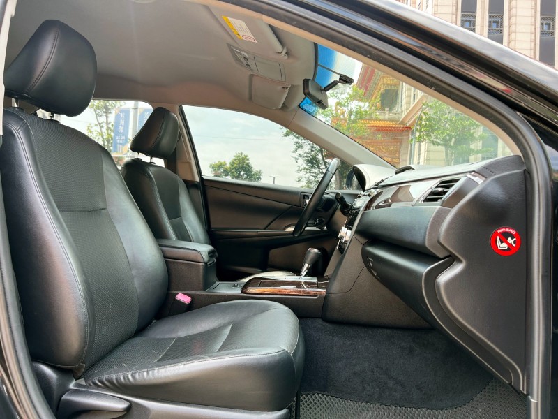 Toyota  Camry 《便宜實惠釋出》2015 Toyota Camry Hybrid-G 里程約22萬 原廠保養 車況超讚 豐田 冠美麗 | 新北市汽車商業同業公會｜TACA優良車商聯盟｜中古、二手車買車賣車公會認證保固
