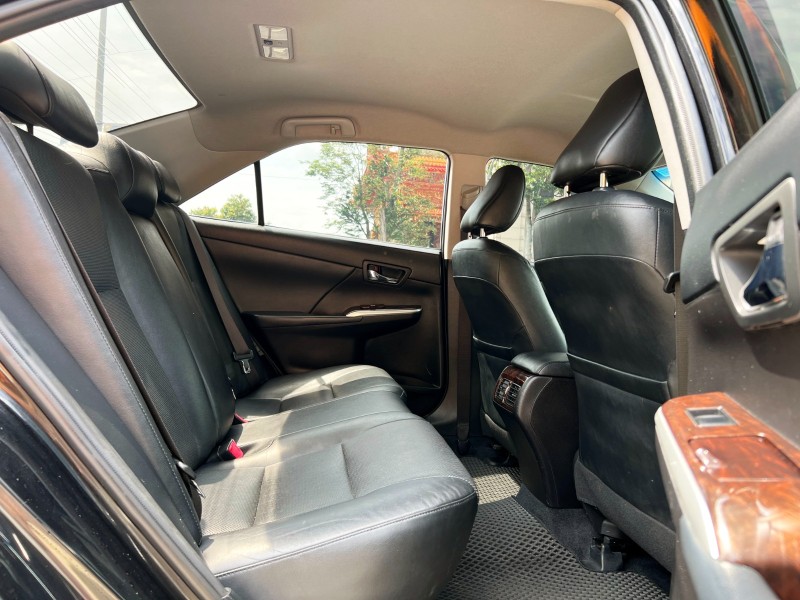 Toyota  Camry 《便宜實惠釋出》2015 Toyota Camry Hybrid-G 里程約22萬 原廠保養 車況超讚 豐田 冠美麗 | 新北市汽車商業同業公會｜TACA優良車商聯盟｜中古、二手車買車賣車公會認證保固