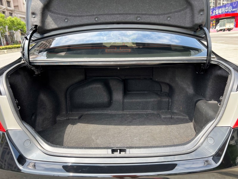 Toyota  Camry 《便宜實惠釋出》2015 Toyota Camry Hybrid-G 里程約22萬 原廠保養 車況超讚 豐田 冠美麗 | 新北市汽車商業同業公會｜TACA優良車商聯盟｜中古、二手車買車賣車公會認證保固