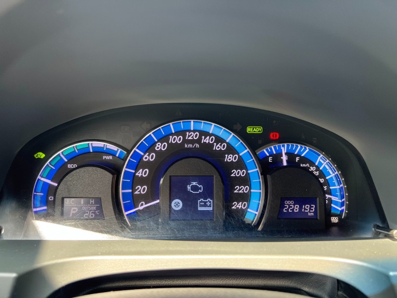 Toyota  Camry 《便宜實惠釋出》2015 Toyota Camry Hybrid-G 里程約22萬 原廠保養 車況超讚 豐田 冠美麗 | 新北市汽車商業同業公會｜TACA優良車商聯盟｜中古、二手車買車賣車公會認證保固
