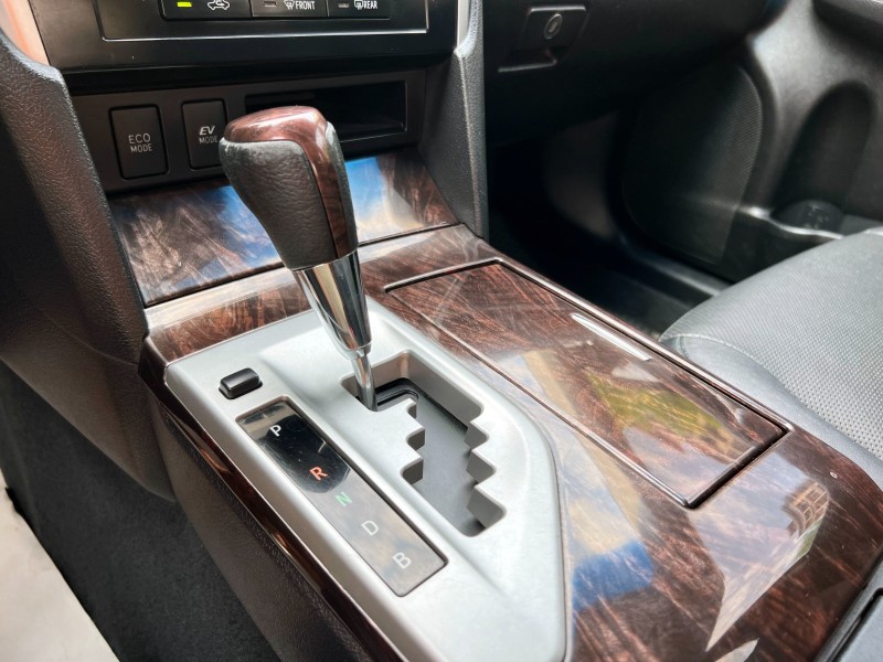 Toyota  Camry 《便宜實惠釋出》2015 Toyota Camry Hybrid-G 里程約22萬 原廠保養 車況超讚 豐田 冠美麗 | 新北市汽車商業同業公會｜TACA優良車商聯盟｜中古、二手車買車賣車公會認證保固