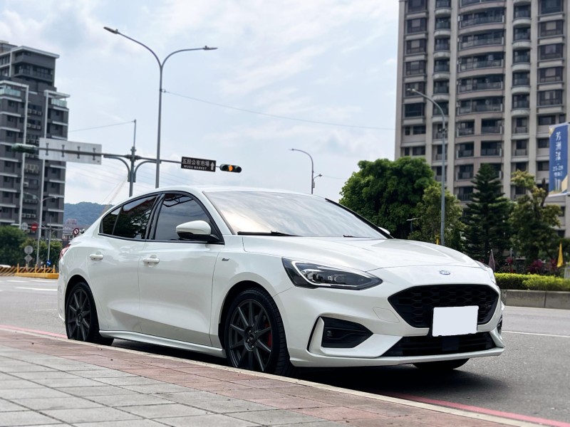 Ford/福特  Focus 《新車保固內》2022 Ford Focus 4D ST-Line Lommel X 只跑5.5萬公里 全車如新 原鈑件 | 新北市汽車商業同業公會｜TACA優良車商聯盟｜中古、二手車買車賣車公會認證保固