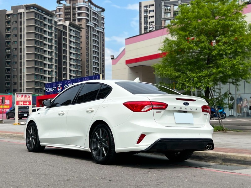 Ford/福特  Focus 《新車保固內》2022 Ford Focus 4D ST-Line Lommel X 只跑5.5萬公里 全車如新 原鈑件 | 新北市汽車商業同業公會｜TACA優良車商聯盟｜中古、二手車買車賣車公會認證保固