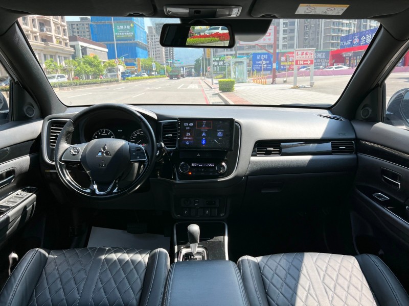 Mitsubishi  Outlander 《全台優質首選》2022 Mitsubishi Outlander S-AWC旗艦型 只跑5.5萬 安卓機 三菱 休旅車 | 新北市汽車商業同業公會｜TACA優良車商聯盟｜中古、二手車買車賣車公會認證保固