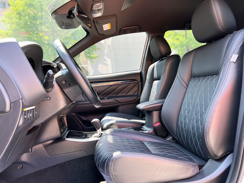 Mitsubishi  Outlander 《全台優質首選》2022 Mitsubishi Outlander S-AWC旗艦型 只跑5.5萬 安卓機 三菱 休旅車 | 新北市汽車商業同業公會｜TACA優良車商聯盟｜中古、二手車買車賣車公會認證保固