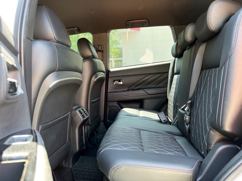 Mitsubishi  Outlander 《全台優質首選》2022 Mitsubishi Outlander S-AWC旗艦型 只跑5.5萬 安卓機 三菱 休旅車 | 新北市汽車商業同業公會｜TACA優良車商聯盟｜中古、二手車買車賣車公會認證保固