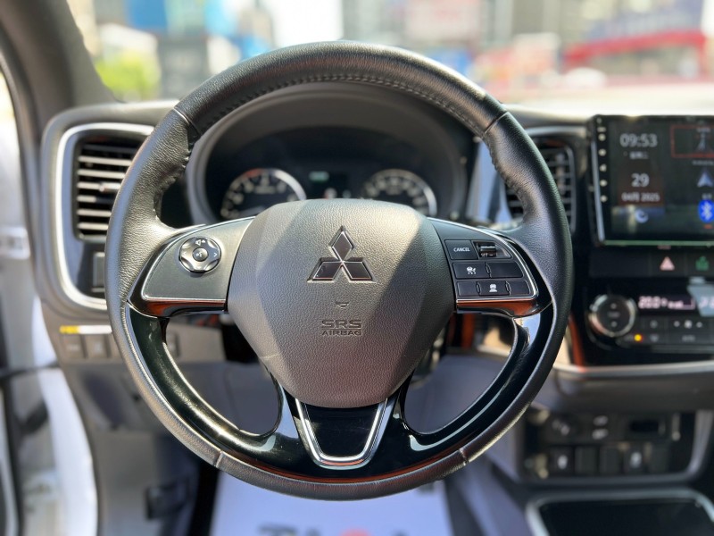 Mitsubishi  Outlander 《全台優質首選》2022 Mitsubishi Outlander S-AWC旗艦型 只跑5.5萬 安卓機 三菱 休旅車 | 新北市汽車商業同業公會｜TACA優良車商聯盟｜中古、二手車買車賣車公會認證保固