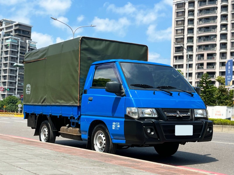 Mitsubishi  Delica 《有升降尾門》2016 Mitsubishi Delica 2.4 固定帆布 全車如新 只跑14萬 得利卡 三菱 貨車 | 新北市汽車商業同業公會｜TACA優良車商聯盟｜中古、二手車買車賣車公會認證保固