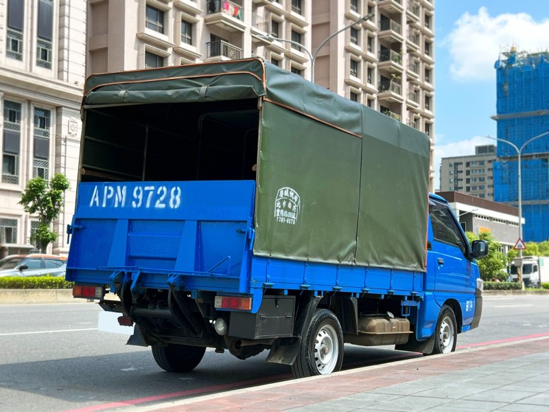 Mitsubishi  Delica 《有升降尾門》2016 Mitsubishi Delica 2.4 固定帆布 全車如新 只跑14萬 得利卡 三菱 貨車 | 新北市汽車商業同業公會｜TACA優良車商聯盟｜中古、二手車買車賣車公會認證保固