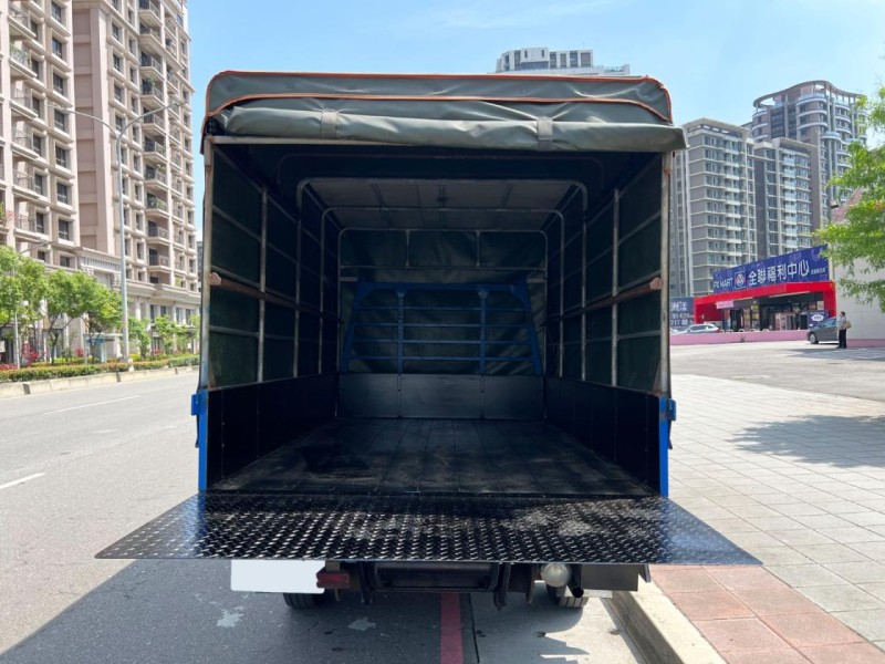 Mitsubishi  Delica 《有升降尾門》2016 Mitsubishi Delica 2.4 固定帆布 全車如新 只跑14萬 得利卡 三菱 貨車 | 新北市汽車商業同業公會｜TACA優良車商聯盟｜中古、二手車買車賣車公會認證保固