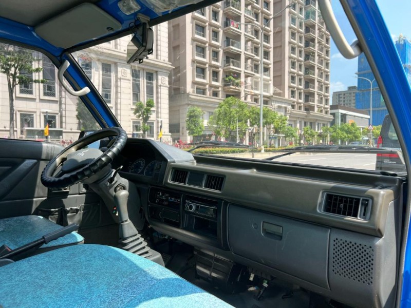 Mitsubishi  Delica 《有升降尾門》2016 Mitsubishi Delica 2.4 固定帆布 全車如新 只跑14萬 得利卡 三菱 貨車 | 新北市汽車商業同業公會｜TACA優良車商聯盟｜中古、二手車買車賣車公會認證保固