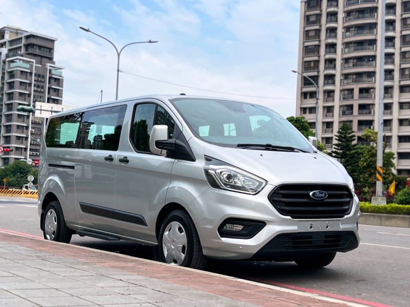 Ford/福特  Tourneo Custom 《跟新車只差價錢》2022 Ford Tourneo Custom 九座Kombi 只跑7000公里 福特 旅行家 商務 | 新北市汽車商業同業公會｜TACA優良車商聯盟｜中古、二手車買車賣車公會認證保固