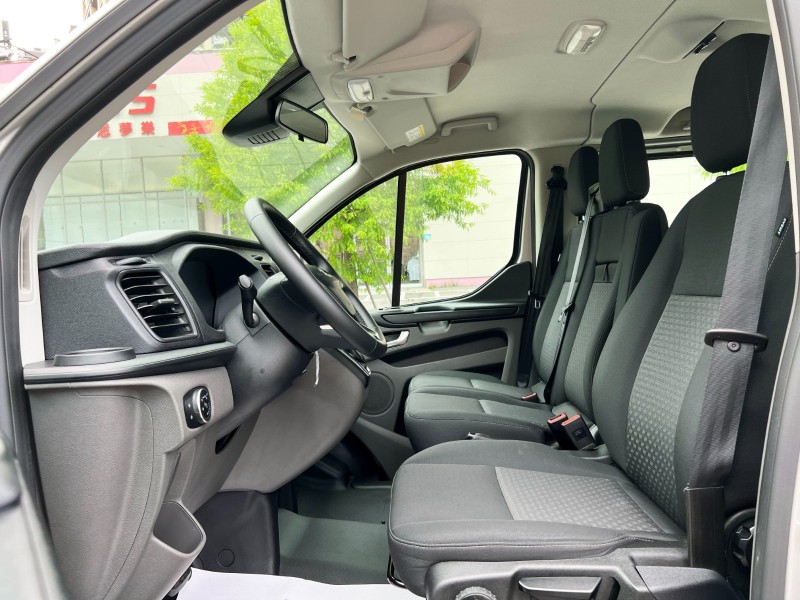 Ford/福特  Tourneo Custom 《跟新車只差價錢》2022 Ford Tourneo Custom 九座Kombi 只跑7000公里 福特 旅行家 商務 | 新北市汽車商業同業公會｜TACA優良車商聯盟｜中古、二手車買車賣車公會認證保固