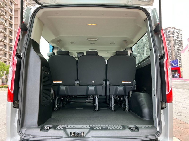 Ford/福特  Tourneo Custom 《跟新車只差價錢》2022 Ford Tourneo Custom 九座Kombi 只跑7000公里 福特 旅行家 商務 | 新北市汽車商業同業公會｜TACA優良車商聯盟｜中古、二手車買車賣車公會認證保固