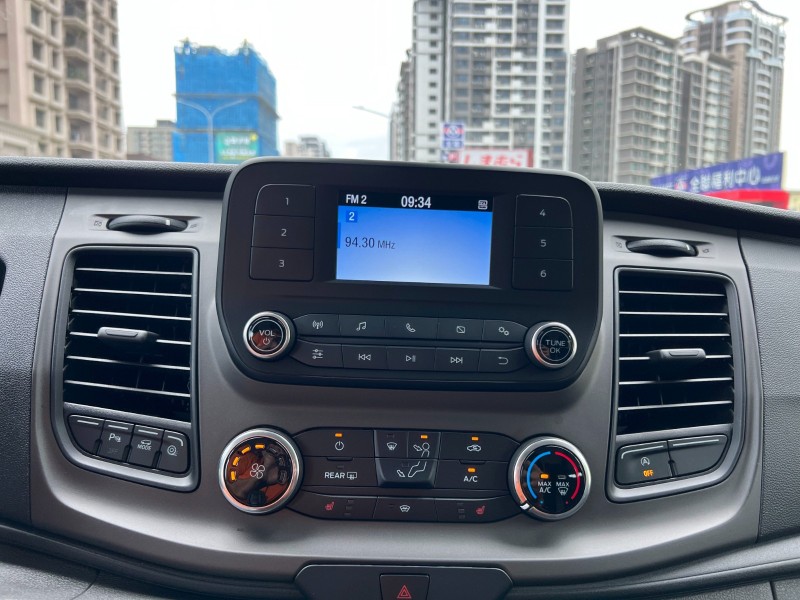 Ford/福特  Tourneo Custom 《跟新車只差價錢》2022 Ford Tourneo Custom 九座Kombi 只跑7000公里 福特 旅行家 商務 | 新北市汽車商業同業公會｜TACA優良車商聯盟｜中古、二手車買車賣車公會認證保固