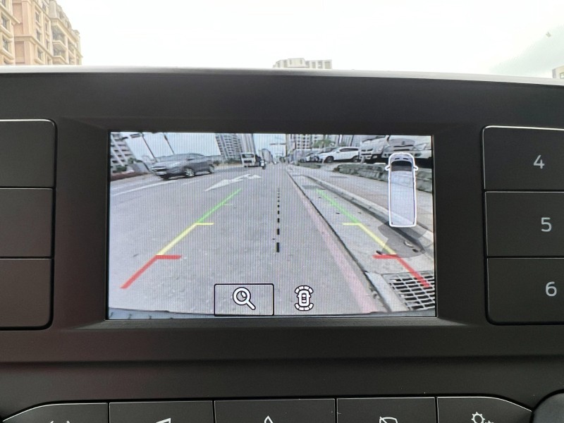 Ford/福特  Tourneo Custom 《跟新車只差價錢》2022 Ford Tourneo Custom 九座Kombi 只跑7000公里 福特 旅行家 商務 | 新北市汽車商業同業公會｜TACA優良車商聯盟｜中古、二手車買車賣車公會認證保固