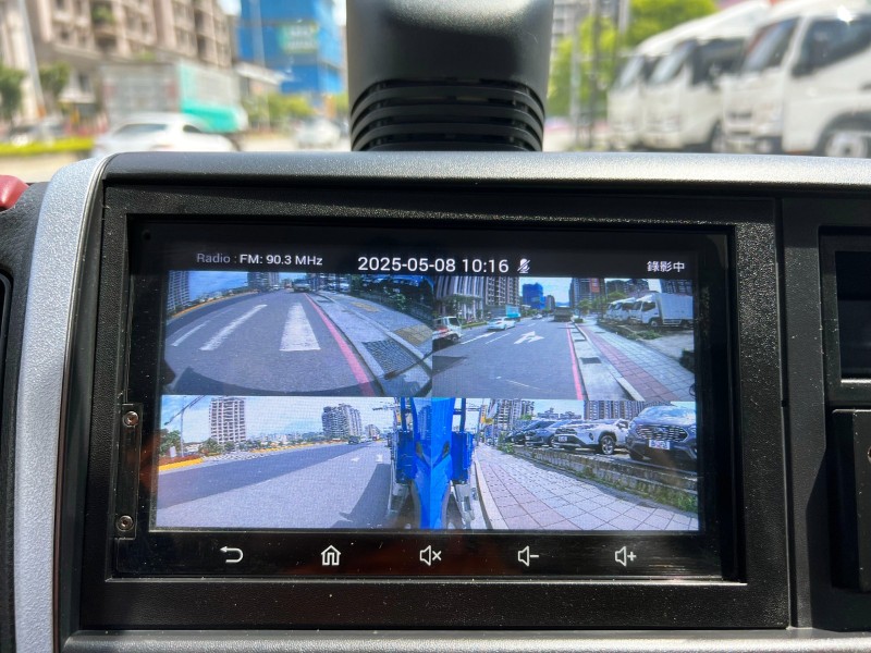 Mitsubishi  Canter 《只跑6萬公里》2023 Mitsubishi Canter 3.0 14尺 鋪花板 一手車 原廠保養 貨車 商用 堅達 | 新北市汽車商業同業公會｜TACA優良車商聯盟｜中古、二手車買車賣車公會認證保固