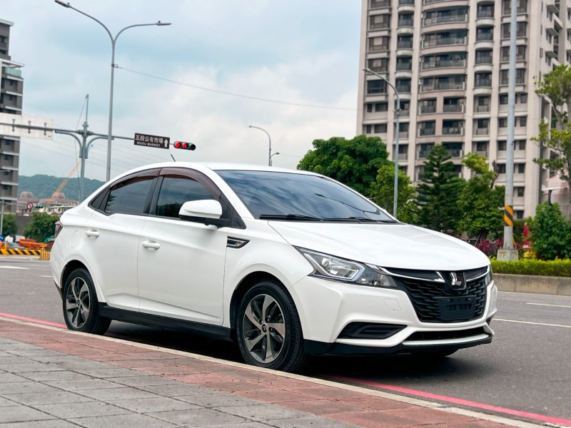Luxgen  S3 《只跑11萬公里》2016 Luxgen S3 1.6 豪華型 全車如新 車況讚 納智捷 轎車 代步車 實車實價 | 新北市汽車商業同業公會｜TACA優良車商聯盟｜中古、二手車買車賣車公會認證保固