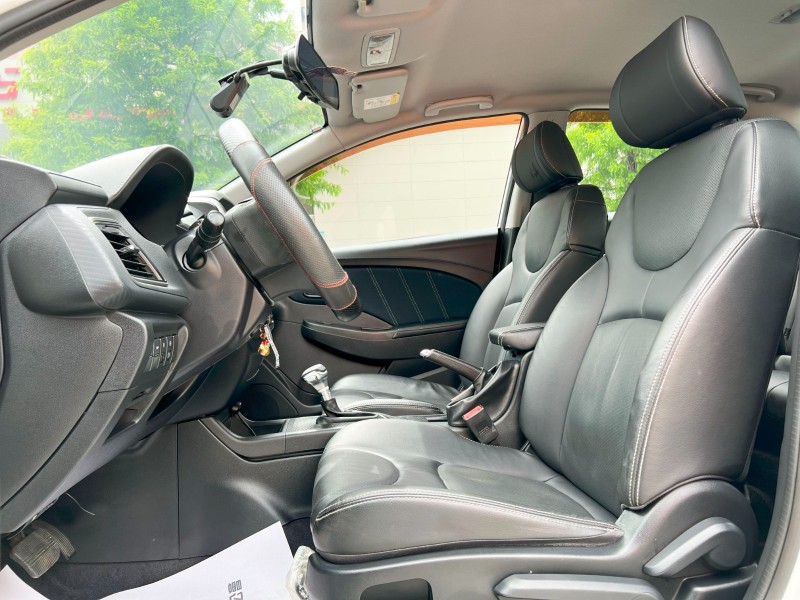 Luxgen  S3 《只跑11萬公里》2016 Luxgen S3 1.6 豪華型 全車如新 車況讚 納智捷 轎車 代步車 實車實價 | 新北市汽車商業同業公會｜TACA優良車商聯盟｜中古、二手車買車賣車公會認證保固