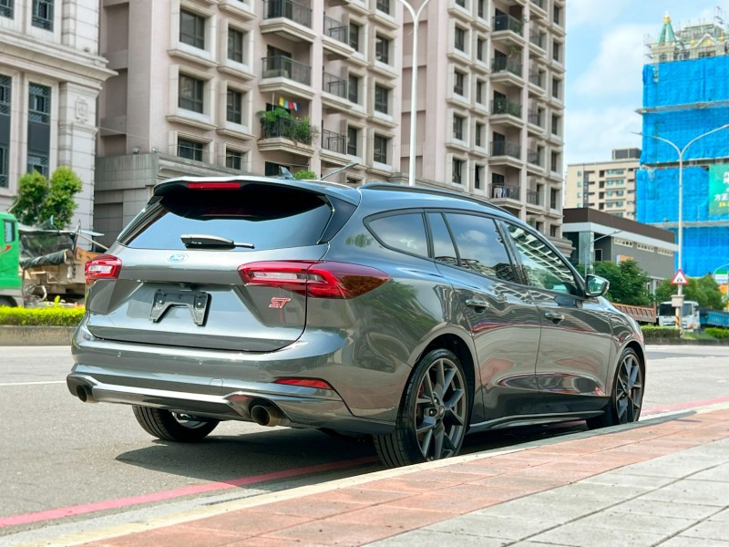 Ford/福特  Focus 《全新領牌車》2024 Ford Focus Wagon ST X 跟新車只差價錢 現省11萬 買這台超划算 原裝進口 | 新北市汽車商業同業公會｜TACA優良車商聯盟｜中古、二手車買車賣車公會認證保固