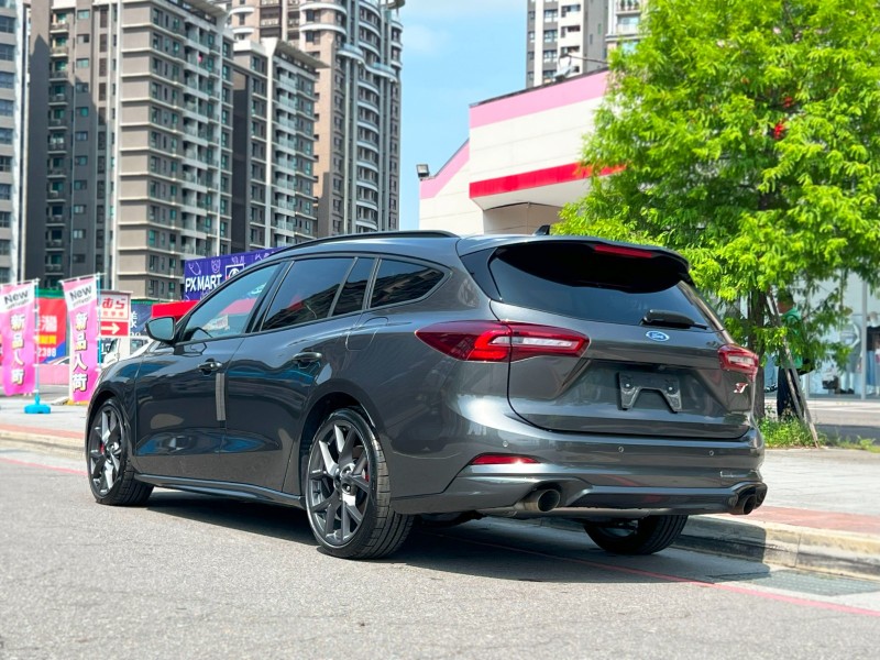 Ford/福特  Focus 《全新領牌車》2024 Ford Focus Wagon ST X 跟新車只差價錢 現省11萬 買這台超划算 原裝進口 | 新北市汽車商業同業公會｜TACA優良車商聯盟｜中古、二手車買車賣車公會認證保固