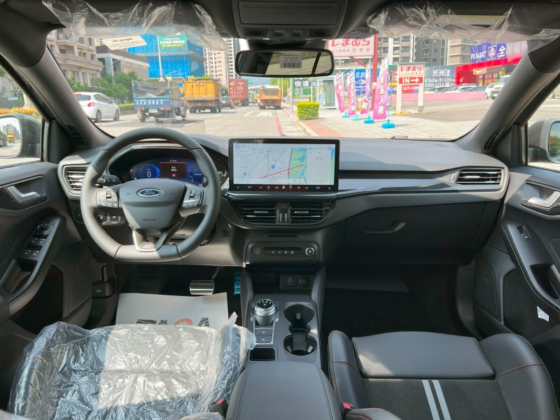 Ford/福特  Focus 《全新領牌車》2024 Ford Focus Wagon ST X 跟新車只差價錢 現省11萬 買這台超划算 原裝進口 | 新北市汽車商業同業公會｜TACA優良車商聯盟｜中古、二手車買車賣車公會認證保固