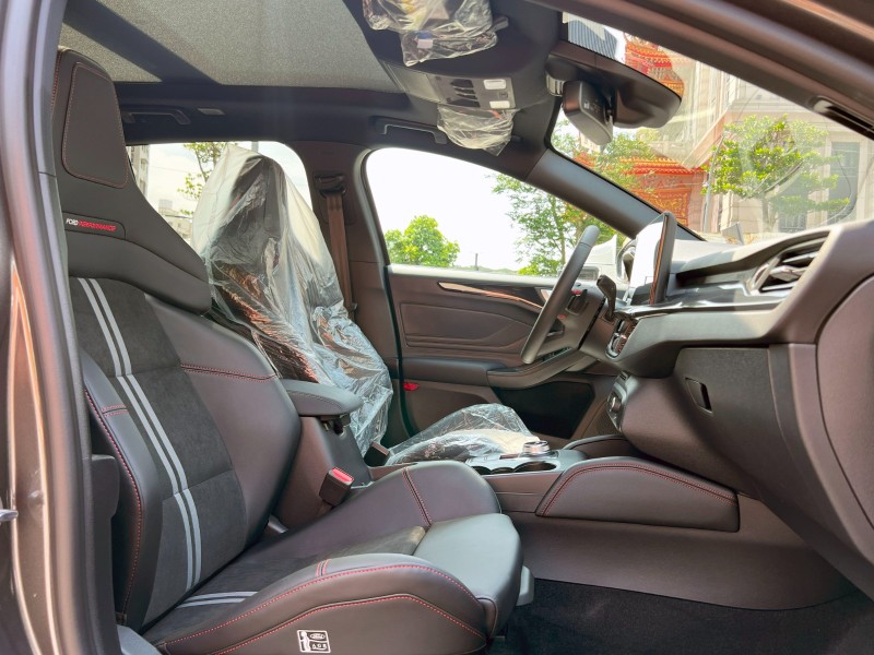 Ford/福特  Focus 《全新領牌車》2024 Ford Focus Wagon ST X 跟新車只差價錢 現省11萬 買這台超划算 原裝進口 | 新北市汽車商業同業公會｜TACA優良車商聯盟｜中古、二手車買車賣車公會認證保固