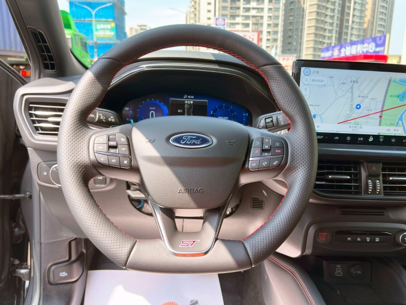 Ford/福特  Focus 《全新領牌車》2024 Ford Focus Wagon ST X 跟新車只差價錢 現省11萬 買這台超划算 原裝進口 | 新北市汽車商業同業公會｜TACA優良車商聯盟｜中古、二手車買車賣車公會認證保固