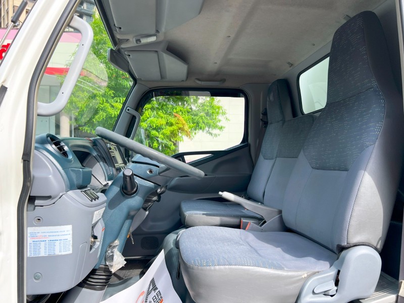 Mitsubishi  Canter 《11尺半+4芯升降尾門》2016 Mitsubishi Canter 堅達 全車超漂亮 車況超讚 貨車 商用車 三菱 | 新北市汽車商業同業公會｜TACA優良車商聯盟｜中古、二手車買車賣車公會認證保固
