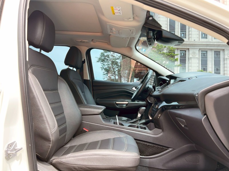 Ford/福特  Kuga 《原廠保固內》2020 Ford Kuga 1.5頂級款 超低里程 只跑5萬 原廠保養 可認證 全車如新 福特 休旅車 | 新北市汽車商業同業公會｜TACA優良車商聯盟｜中古、二手車買車賣車公會認證保固