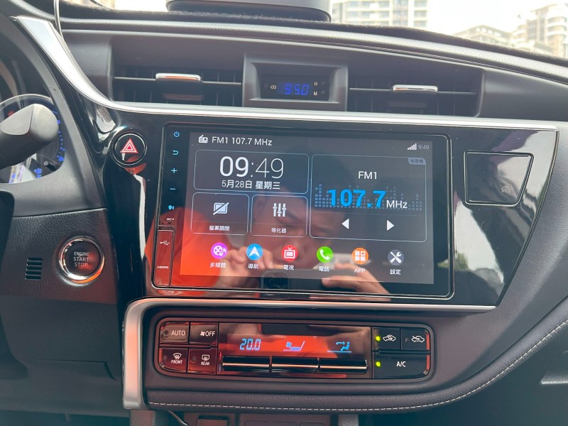 Toyota  Altis 《全台優質首選》2017 Toyota Corolla Altis 1.8 豪華版 只跑13萬 全車如新 車況超讚 神車 | 新北市汽車商業同業公會｜TACA優良車商聯盟｜中古、二手車買車賣車公會認證保固