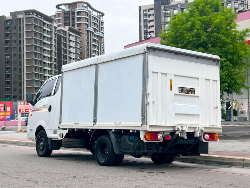 Hyundai  Porter 《只跑3600公里》2022 Hyundai Porter 2.5 自排 大單廂 升降尾門 四面開 現代 小霸王 貨車 | 新北市汽車商業同業公會｜TACA優良車商聯盟｜中古、二手車買車賣車公會認證保固