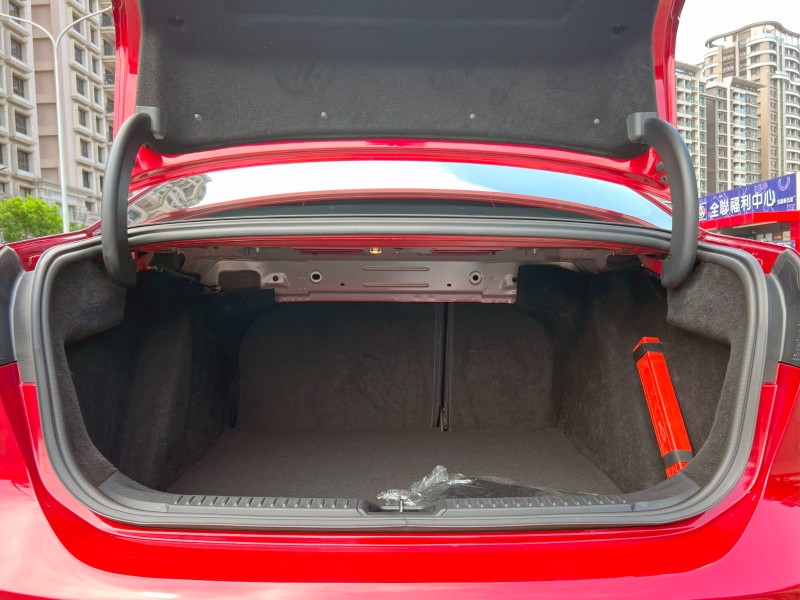 Ford/福特  Focus 《原廠保固到2028年》2022 Ford Focus 4D ST-Line Lommel X賽道版 只跑4萬 全車如新 | 新北市汽車商業同業公會｜TACA優良車商聯盟｜中古、二手車買車賣車公會認證保固
