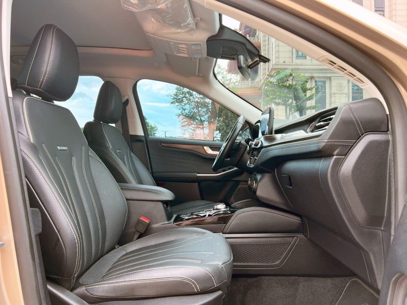 Ford/福特  Kuga 《特價釋出》2023 Ford Kuga 2.0 AWD Vignale客車版 只跑5萬 福特 SUV 休旅車 熱門車 | 新北市汽車商業同業公會｜TACA優良車商聯盟｜中古、二手車買車賣車公會認證保固