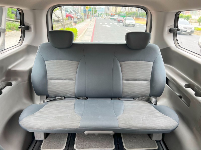 Hyundai  Starex 《後座滑軌型》2015 Hyundai Grand Starex 史塔瑞斯 9人座 現代 多功能休旅車 MPV 箱型車 | 新北市汽車商業同業公會｜TACA優良車商聯盟｜中古、二手車買車賣車公會認證保固