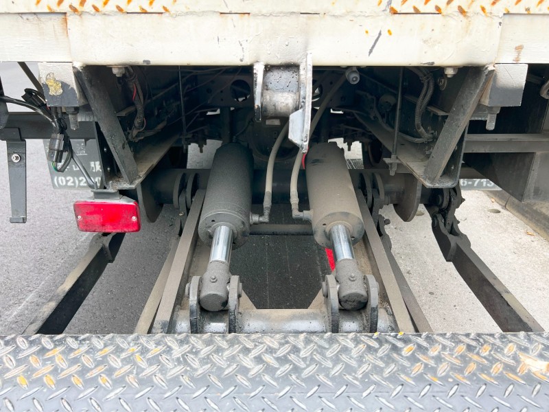 Mitsubishi  Canter 《市場最漂亮》2019 Mitsubishi Canter 自排 14尺 雙芯升降尾門 只跑1萬 堅達 貨車 商用車 | 新北市汽車商業同業公會｜TACA優良車商聯盟｜中古、二手車買車賣車公會認證保固