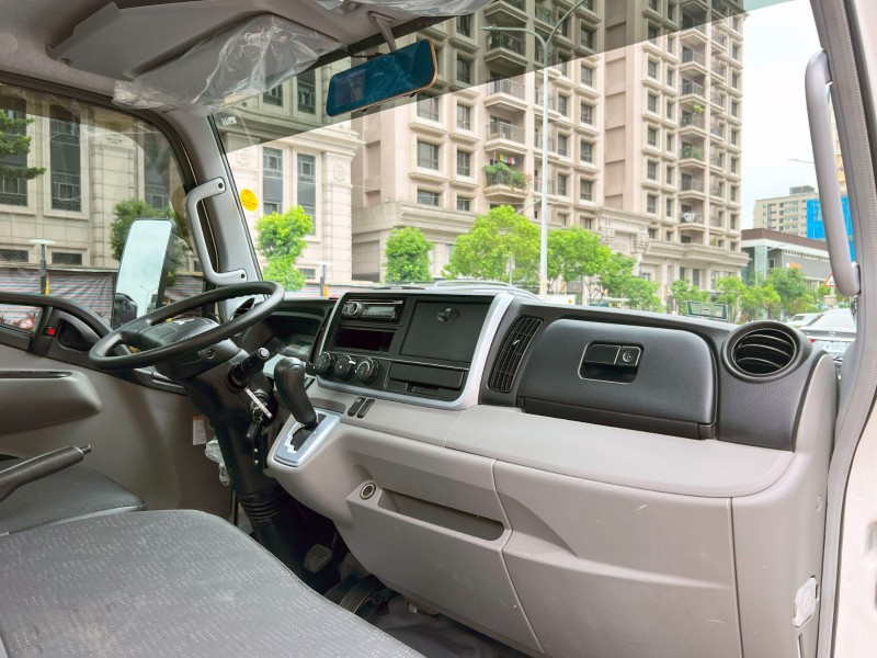 Mitsubishi  Canter 《市場最漂亮》2019 Mitsubishi Canter 自排 14尺 雙芯升降尾門 只跑1萬 堅達 貨車 商用車 | 新北市汽車商業同業公會｜TACA優良車商聯盟｜中古、二手車買車賣車公會認證保固