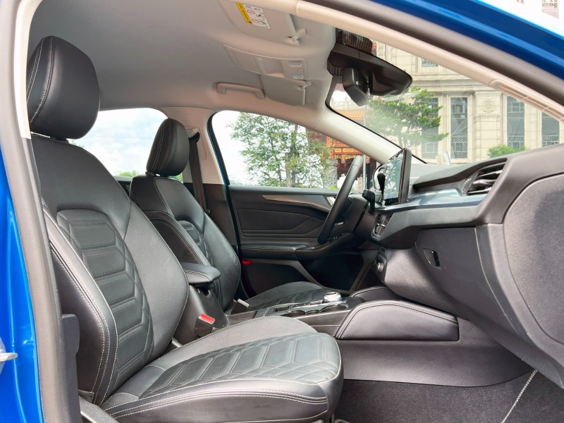 Ford/福特  Focus 《跟新車差30萬》2023 Ford Focus Active 1.5 Vignale 只跑4萬 新車保固內 福特 長高 | 新北市汽車商業同業公會｜TACA優良車商聯盟｜中古、二手車買車賣車公會認證保固
