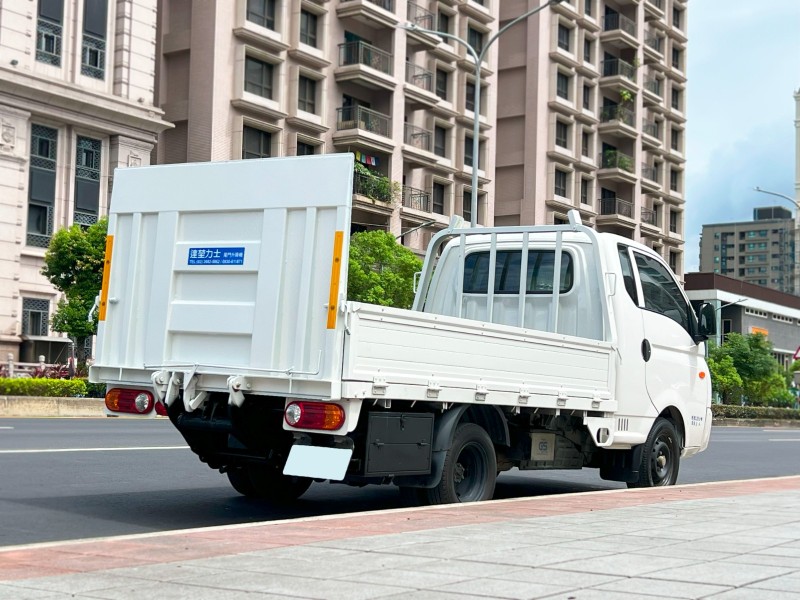 Hyundai  Porter 《升降尾門》2019 Hyundai Porter 2.5 小霸王 現代 全車超漂亮 車況超讚 貨車 商用車 發財車 | 新北市汽車商業同業公會｜TACA優良車商聯盟｜中古、二手車買車賣車公會認證保固