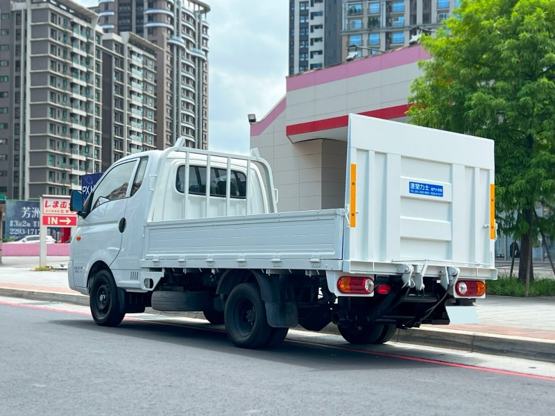 Hyundai  Porter 《升降尾門》2019 Hyundai Porter 2.5 小霸王 現代 全車超漂亮 車況超讚 貨車 商用車 發財車 | 新北市汽車商業同業公會｜TACA優良車商聯盟｜中古、二手車買車賣車公會認證保固