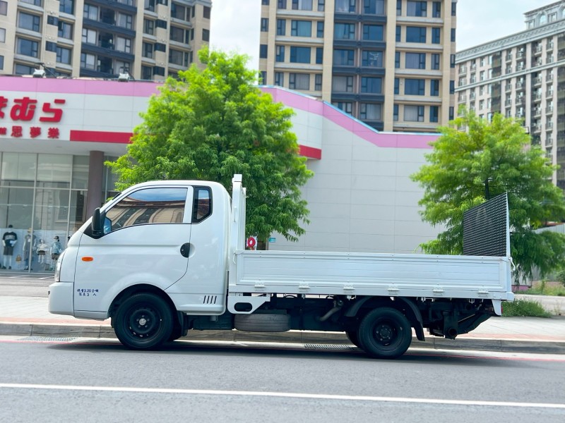 Hyundai  Porter 《升降尾門》2019 Hyundai Porter 2.5 小霸王 現代 全車超漂亮 車況超讚 貨車 商用車 發財車 | 新北市汽車商業同業公會｜TACA優良車商聯盟｜中古、二手車買車賣車公會認證保固