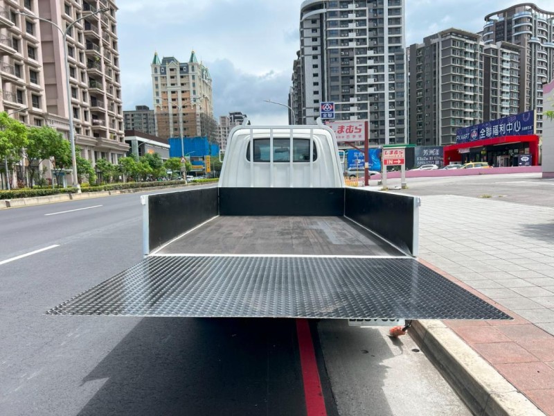 Hyundai  Porter 《升降尾門》2019 Hyundai Porter 2.5 小霸王 現代 全車超漂亮 車況超讚 貨車 商用車 發財車 | 新北市汽車商業同業公會｜TACA優良車商聯盟｜中古、二手車買車賣車公會認證保固