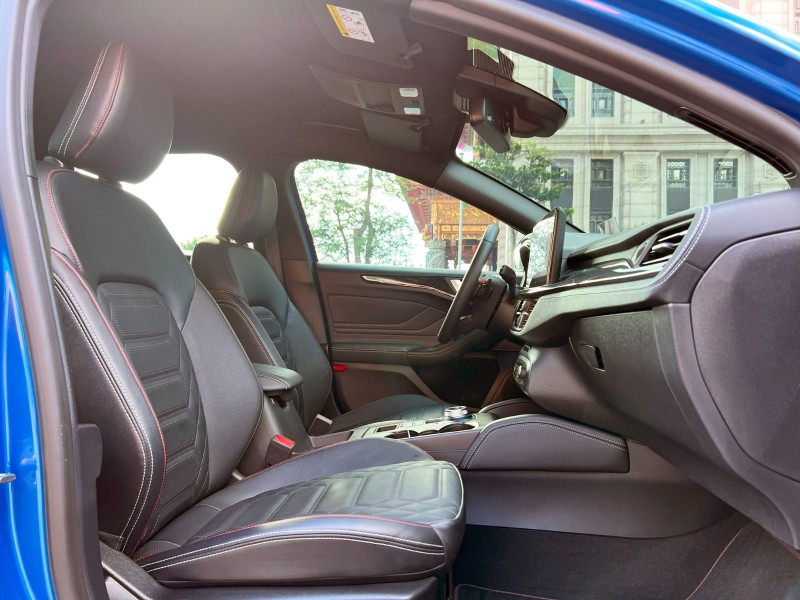 Ford/福特  Focus 《市場優質首選》2023 Ford Focus Wagon 1.5 ST-Line Vignale 只跑5萬 跟新車一樣 | 新北市汽車商業同業公會｜TACA優良車商聯盟｜中古、二手車買車賣車公會認證保固