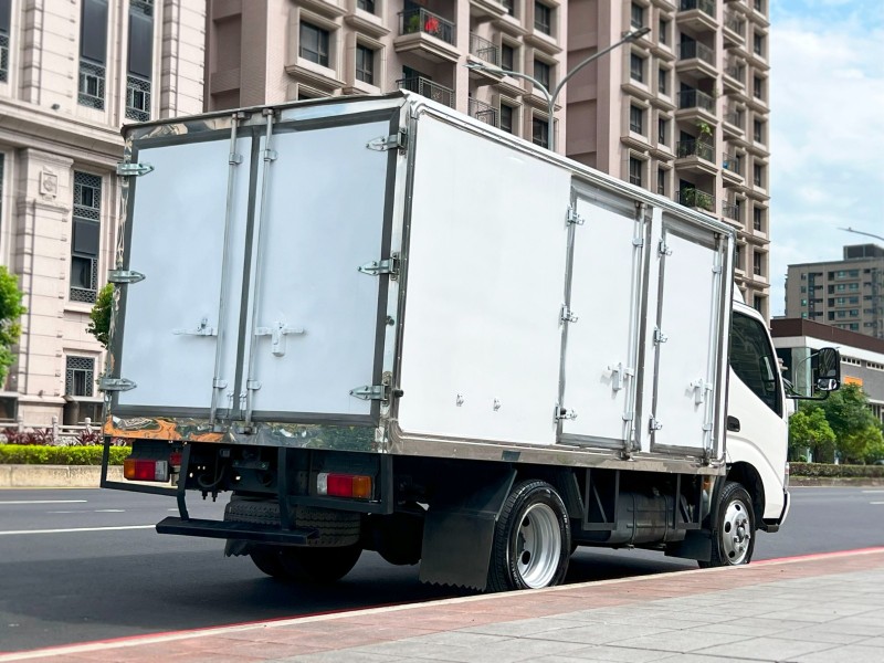 Hino  300 《-25度雙溫層冷凍車》2020 HINO 300 11呎半 超低里程 只跑7萬 原廠保養 全車如新 貨車 商用車 日野 | 新北市汽車商業同業公會｜TACA優良車商聯盟｜中古、二手車買車賣車公會認證保固