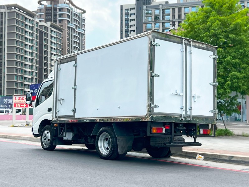Hino  300 《-25度雙溫層冷凍車》2020 HINO 300 11呎半 超低里程 只跑7萬 原廠保養 全車如新 貨車 商用車 日野 | 新北市汽車商業同業公會｜TACA優良車商聯盟｜中古、二手車買車賣車公會認證保固
