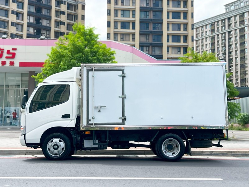 Hino  300 《-25度雙溫層冷凍車》2020 HINO 300 11呎半 超低里程 只跑7萬 原廠保養 全車如新 貨車 商用車 日野 | 新北市汽車商業同業公會｜TACA優良車商聯盟｜中古、二手車買車賣車公會認證保固